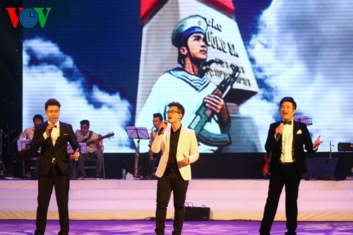 Music performance in support of Vietnamese maritime sovereignty - ảnh 1